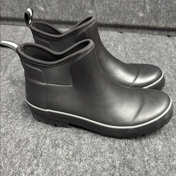 Chooka Black Ankle Boots with Red Accents - Picture 6 of 6